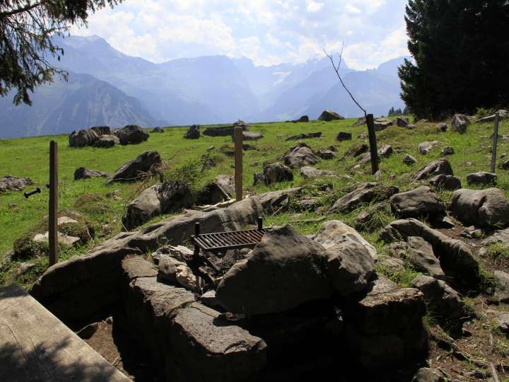 Feuerstelle «Braunwaldalp» Rubschen – Chnügrat