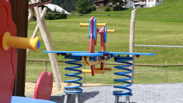 Familienprogramm: Spielenachmittag im Hüttenberg, 15. Juli 2026