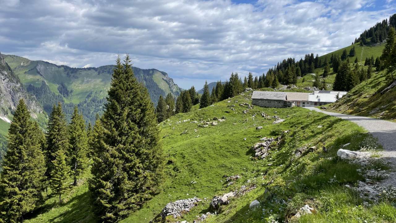 Übernachten auf der Alp Obersee-Rauti, Rautihüttli
