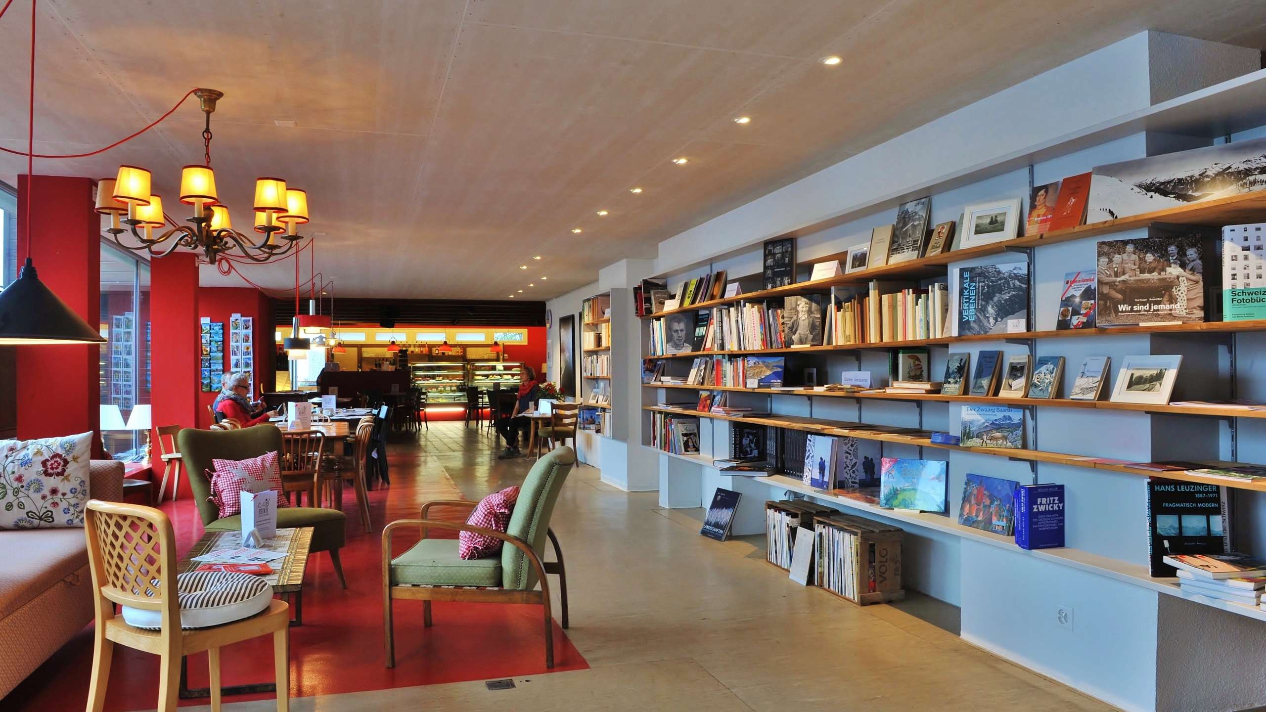 Lesecafé und Kulturbar BSINTI